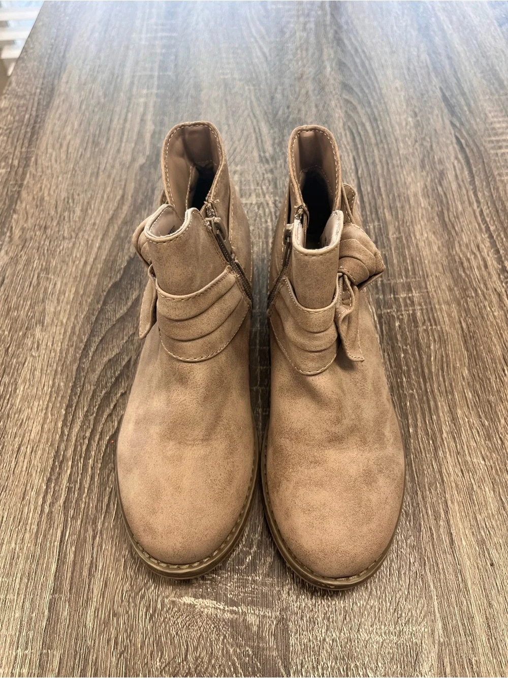 Kohl's Taupe Bow Ankle Boots for Kids